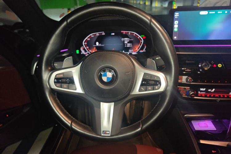 Used BMW 5 Series 2022 Second Facelift 530Li Luxury Version M Sport Package Steering Wheel