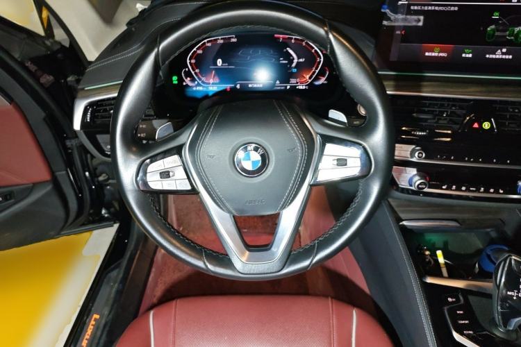 Used BMW 5 Series 2022 Updated 530Li Leading Edition Luxury Package Steering Wheel