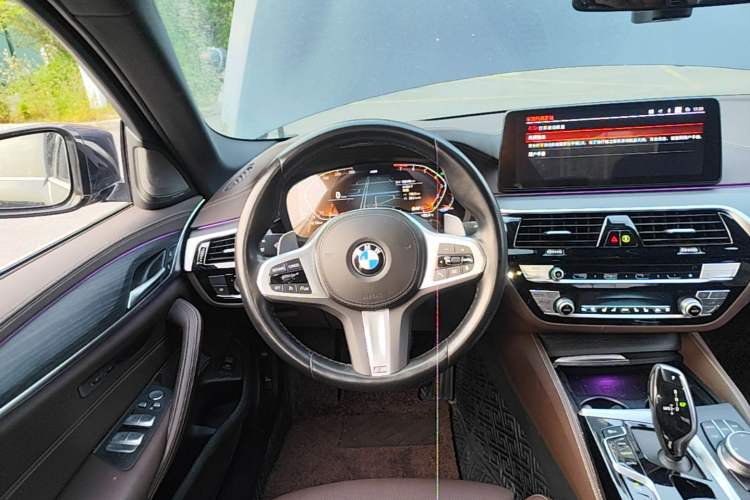 Used BMW 5 Series 2022 Revised Version 3 530Li Luxury Edition M Sport Package Steering Wheel