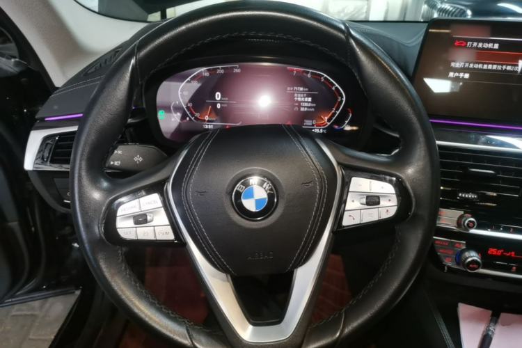 Used BMW 5 Series 2022 Restyled 525Li Luxury Package Steering Wheel