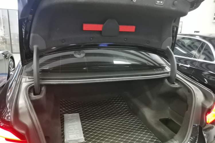 Used BMW 5 Series 2022 Restyled 530Li Leading Edition M Sport Package Trunk