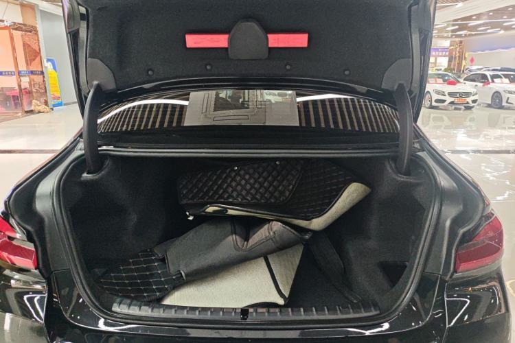 Used BMW 5 Series 2022 Second Facelift 525Li M Sport Package Trunk