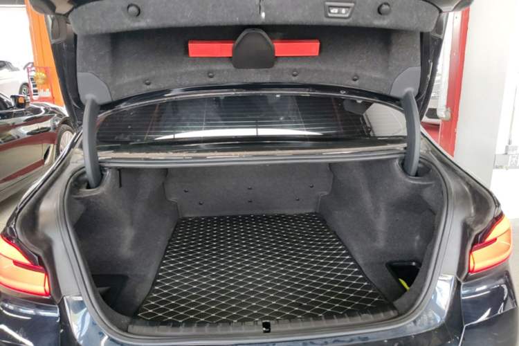 Used BMW 5 Series 2022 Restyled 530Li Leading Edition M Sport Package Trunk