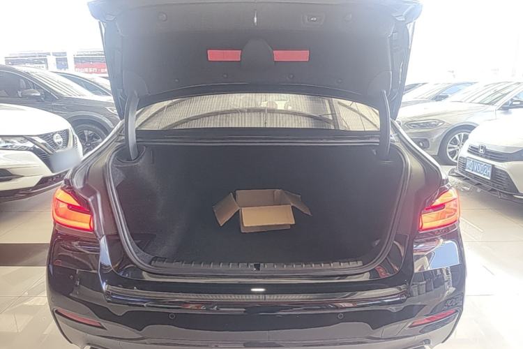 Used BMW 5 Series 2022 Second Facelift 525Li M Sport Package Trunk