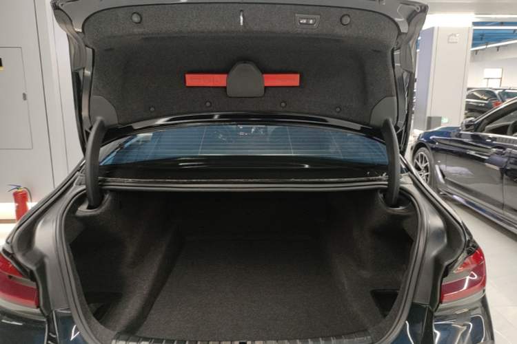Used BMW 5 Series 2022 Restyled 530Li Leading Edition M Sport Package Trunk