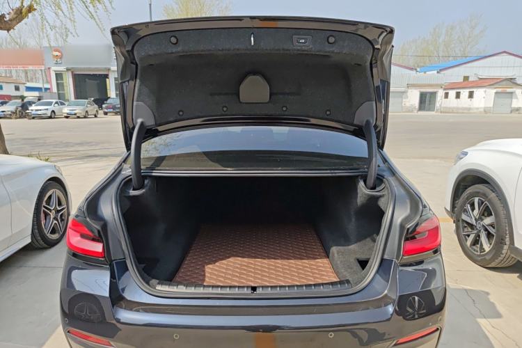 Used BMW 5 Series 2022 Second Facelift 525Li M Sport Package Trunk