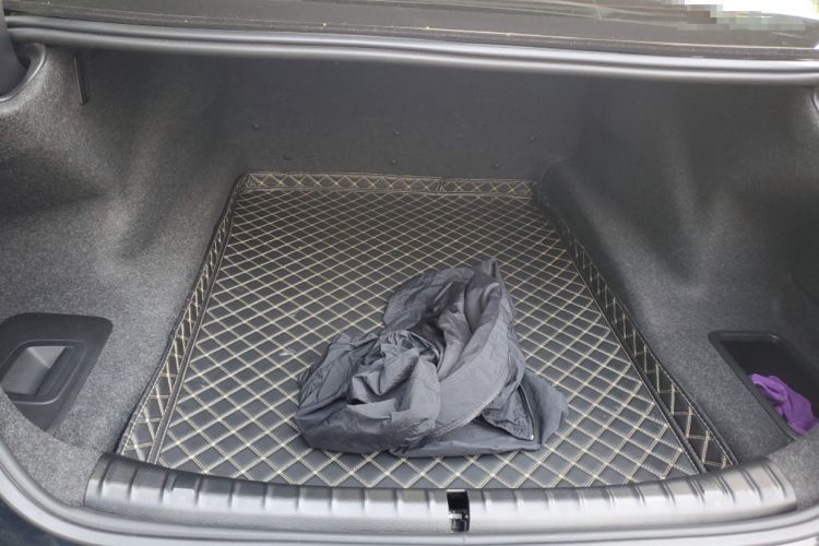 Used BMW 5 Series 2022 Second Facelift 530Li Leading Edition M Sport Package Trunk