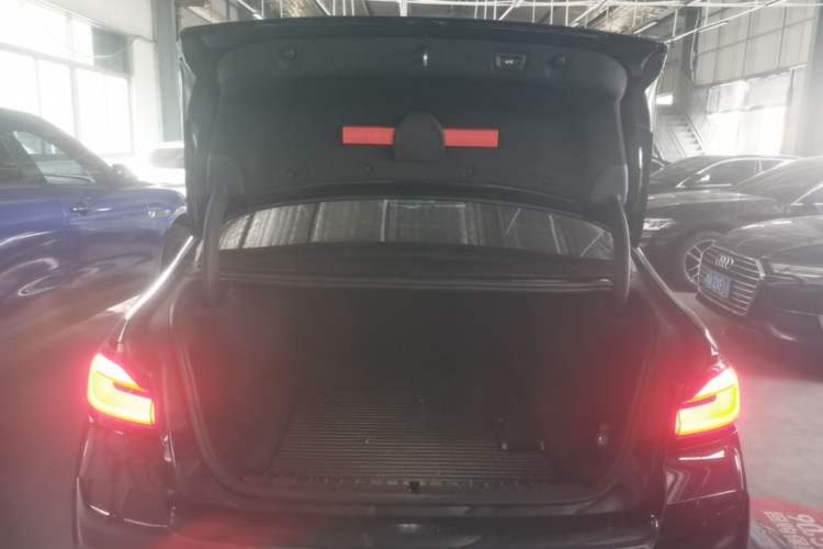 Used BMW 5 Series 2022 Restyled 525Li M Sport Package Trunk