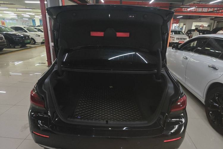 Used BMW 5 Series 2022 Updated 530Li Leading Edition Luxury Package Trunk