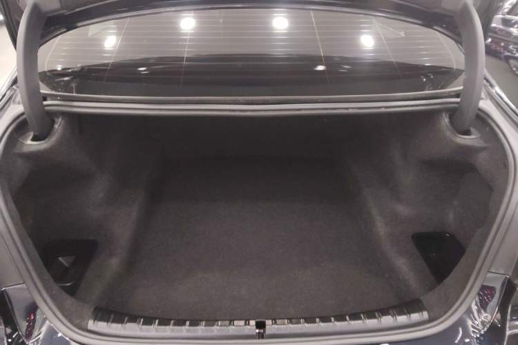 Used BMW 5 Series 2022 Restyled 525Li Luxury Package Trunk