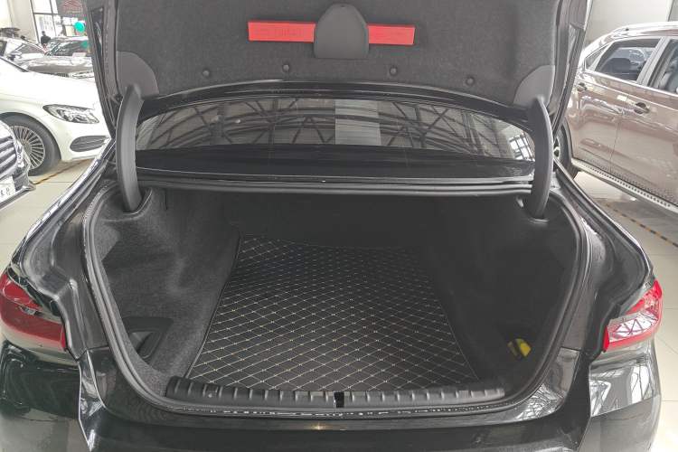 Used BMW 5 Series 2022 Second Facelift 530Li Leading Edition M Sport Package Trunk