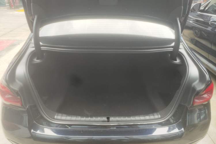 Used BMW 5 Series 2022 Restyled 530Li Leading Edition M Sport Package Trunk