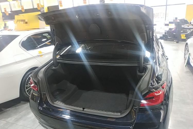 Used BMW 5 Series 2022 Second Facelift 525Li M Sport Package Trunk