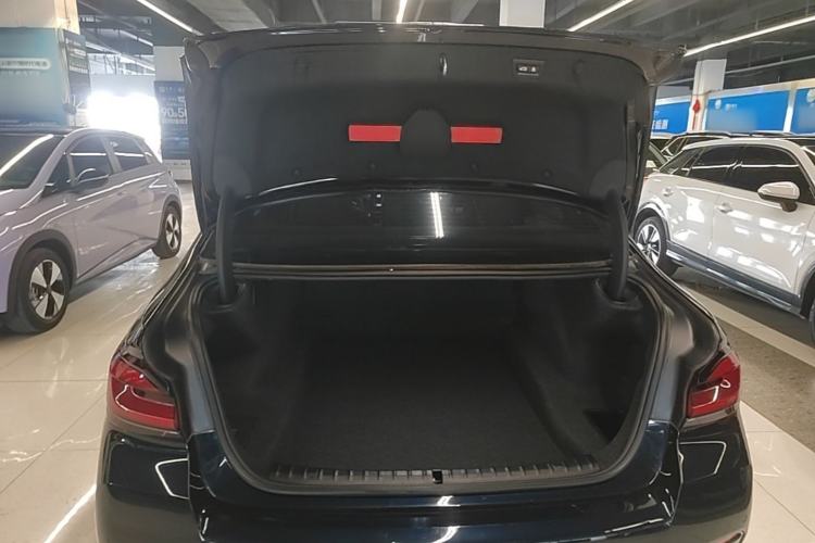 Used BMW 5 Series 2022 Restyled 525Li M Sport Package Trunk