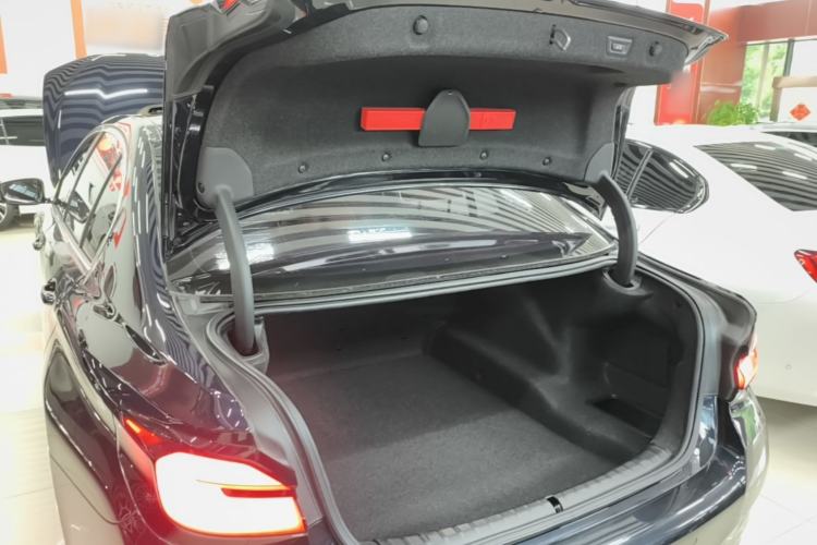 Used BMW 5 Series 2022 525Li M Sport Package Trunk