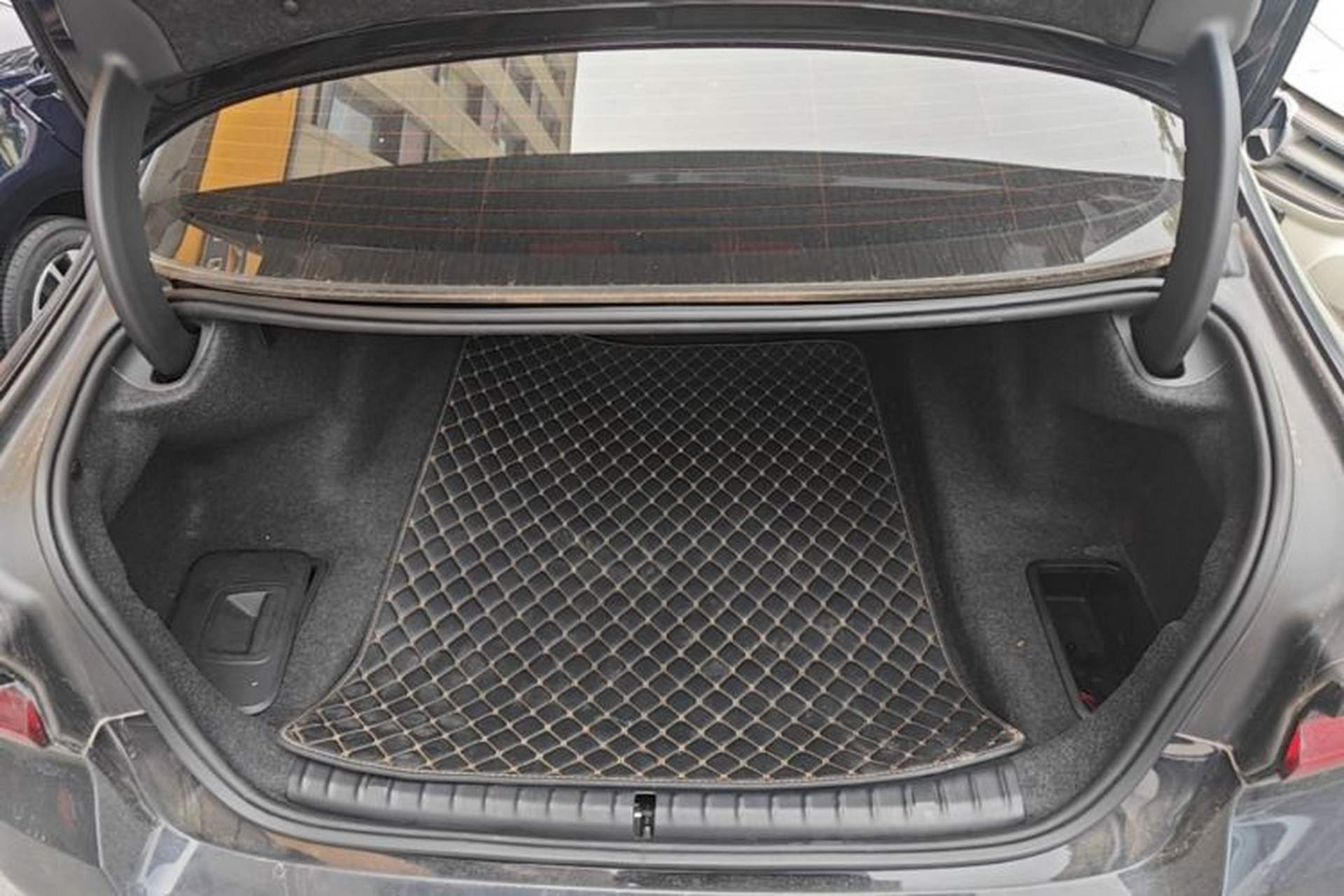 Used BMW 5 Series 2022 Second Facelift 525Li M Sport Package Trunk