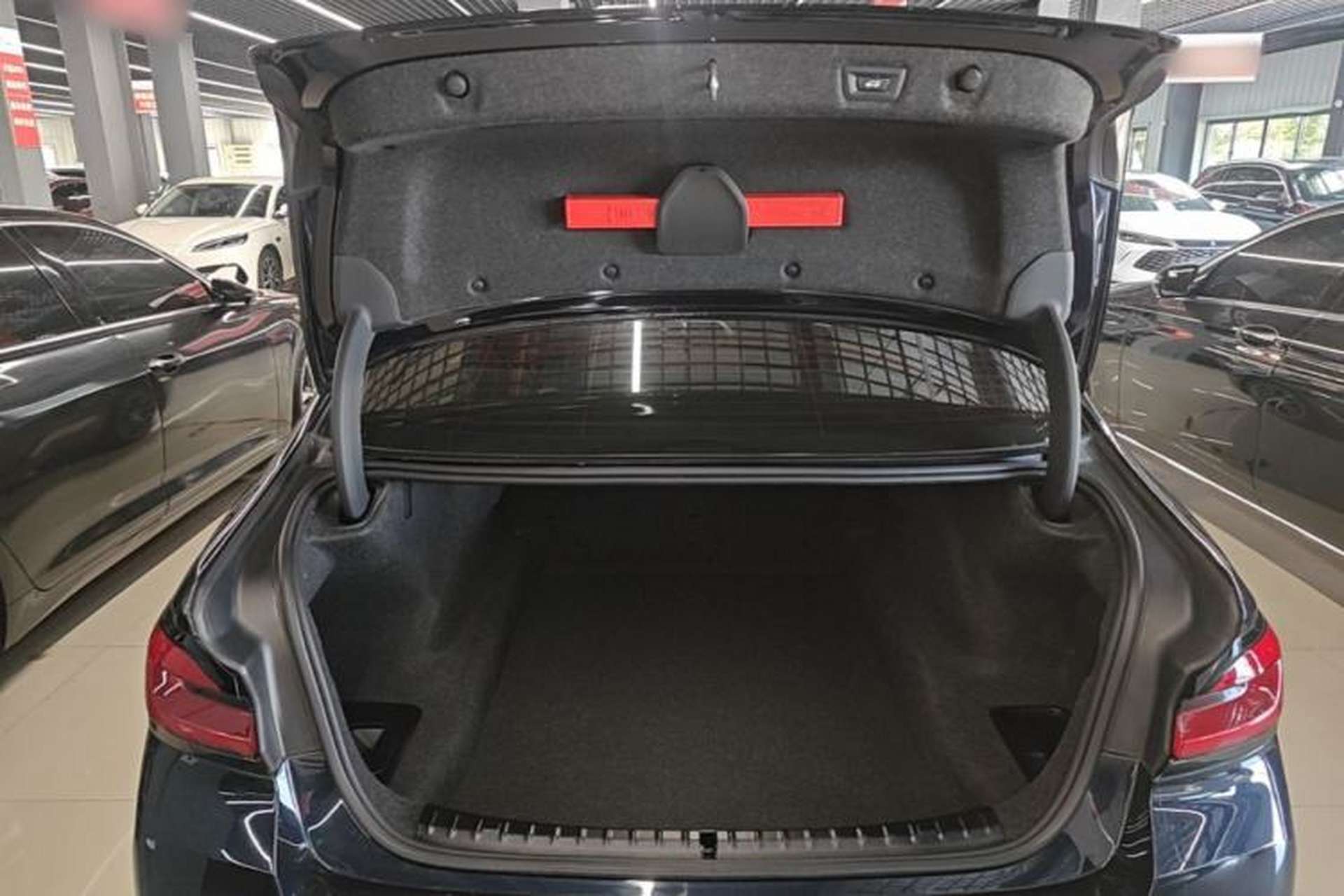 Used BMW 5 Series 2022 Second Facelift 525Li M Sport Package Trunk