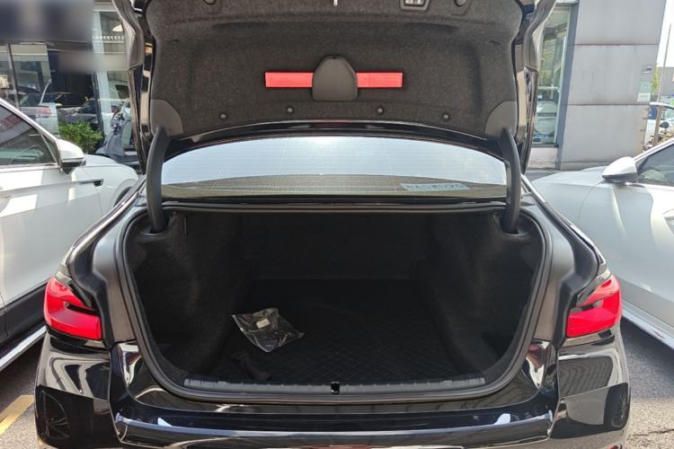 Used BMW 5 Series 2022 Restyled 530Li Leading Edition M Sport Package Trunk