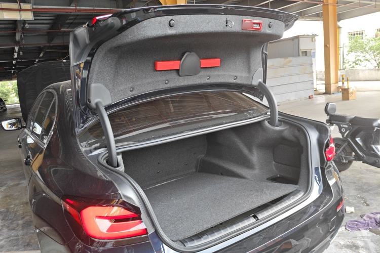 Used BMW 5 Series 2022 Restyled 525Li Luxury Package Trunk