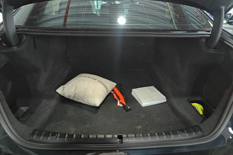 Used BMW 5 Series 2022 Second Facelift 530Li Luxury Version M Sport Package Trunk
