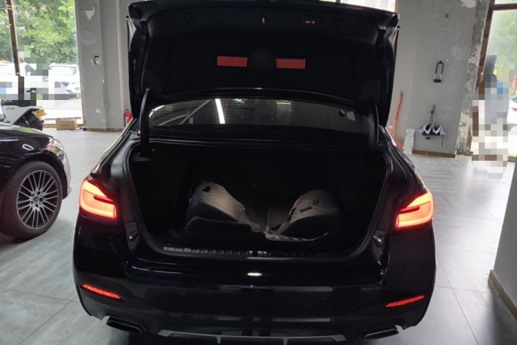Used BMW 5 Series 2022 Restyled 530Li Leading Edition M Sport Package Trunk