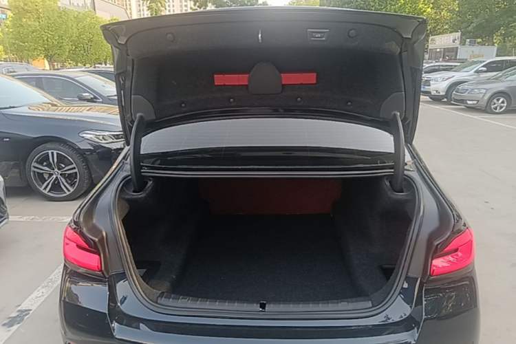 Used BMW 5 Series 2022 Second Facelift 525i M Sport Package Trunk