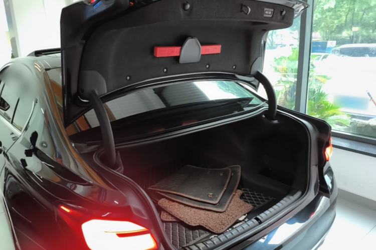 Used BMW 5 Series 2022 Updated 530Li Leading Edition Luxury Package Trunk