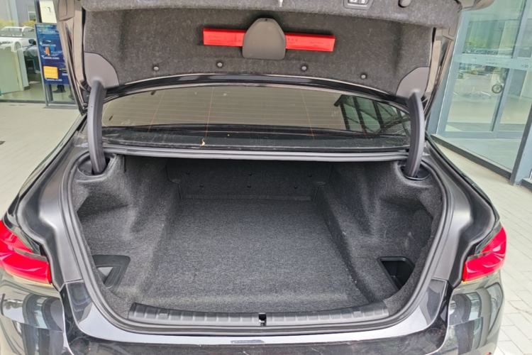 Used BMW 5 Series 2022 Second Facelift 530Li Leading Edition Luxury Package Trunk