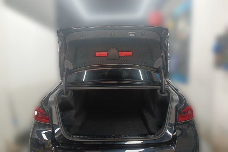 Used BMW 5 Series 2022 Second Facelift 530Li Leading Edition M Sport Package Trunk