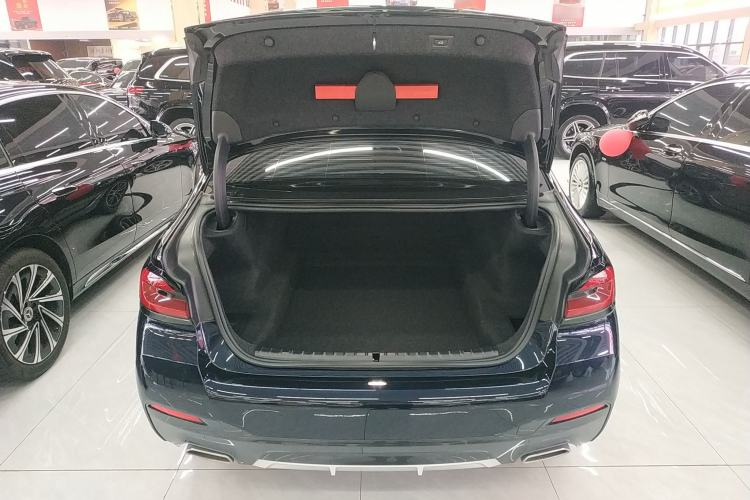 Used BMW 5 Series 2022 Second Facelift 525Li M Sport Package Trunk
