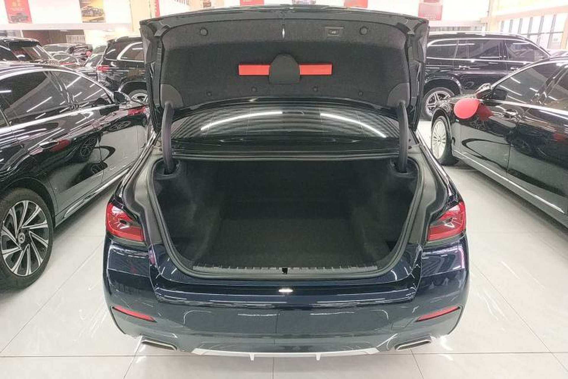 Used BMW 5 Series 2022 Second Facelift 525Li M Sport Package Trunk
