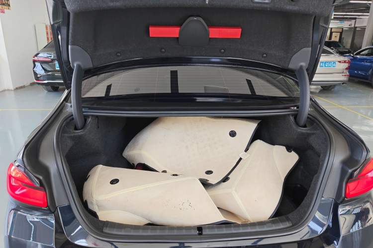 Used BMW 5 Series 2022 Restyled 525Li M Sport Package Trunk
