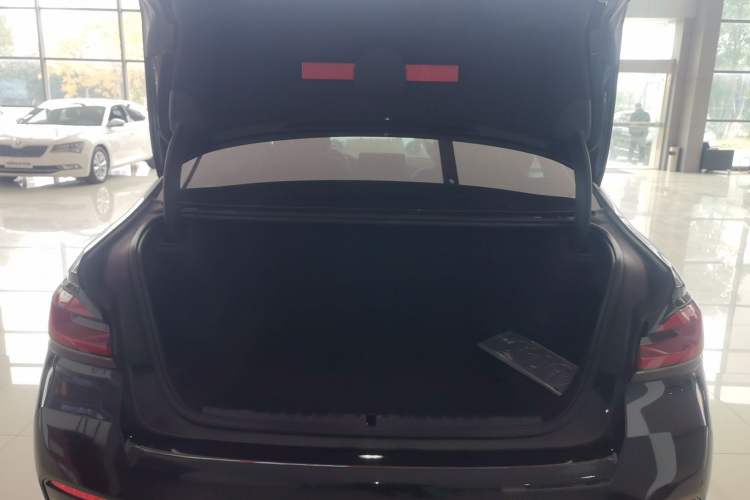 Used BMW 5 Series 2022 Restyled 525Li M Sport Package Trunk