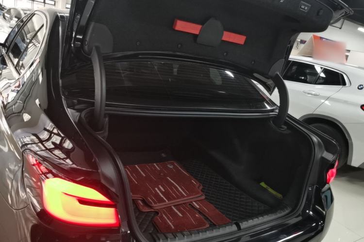 Used BMW 5 Series 2022 Second Facelift 530Li Leading Edition M Sport Package Trunk