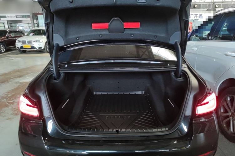Used BMW 5 Series 2022 Second Facelift 530Li Leading Edition M Sport Package Trunk