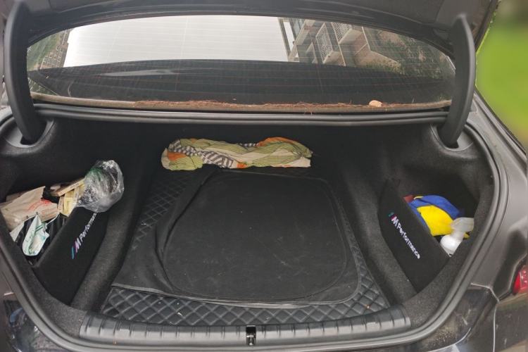 Used BMW 5 Series 2022 530Li Luxury Edition Premium Package Trunk