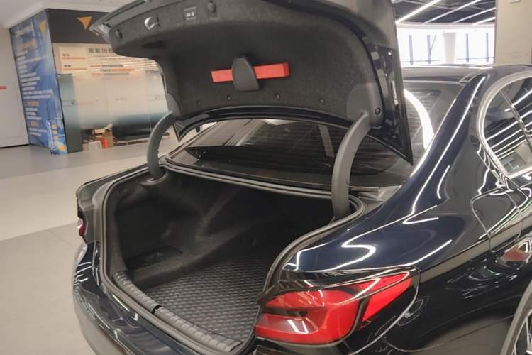 Used BMW 5 Series 2022 Revised Version 3 530Li Luxury Edition M Sport Package Trunk