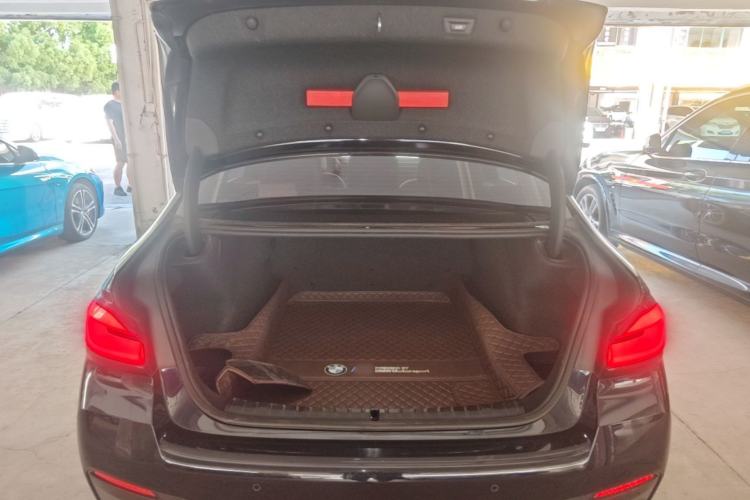 Used BMW 5 Series 2022 Restyled 525Li M Sport Package Trunk