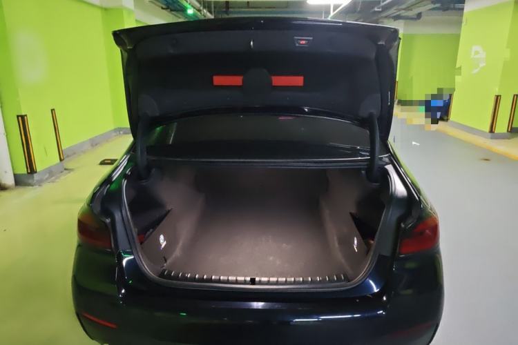 Used BMW 5 Series 2022 Second Facelift 525Li M Sport Package Trunk