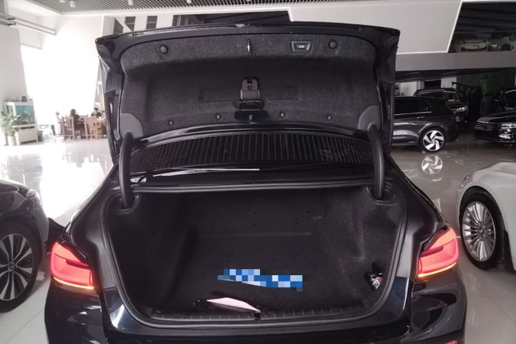 Used BMW 5 Series 2022 Second Facelift 525Li Luxury Package Trunk