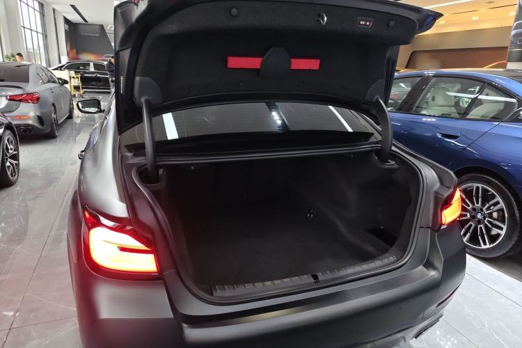 Used BMW 5 Series 2022 Restyled 540i Luxury Edition M Sport Package Trunk