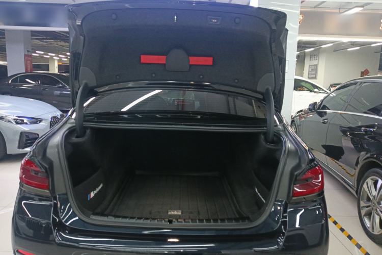 Used BMW 5 Series 2022 Second Facelift 525Li M Sport Package Trunk