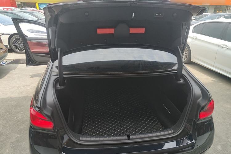 Used BMW 5 Series 2022 Revised Version 530Li xDrive M Sport Package Trunk