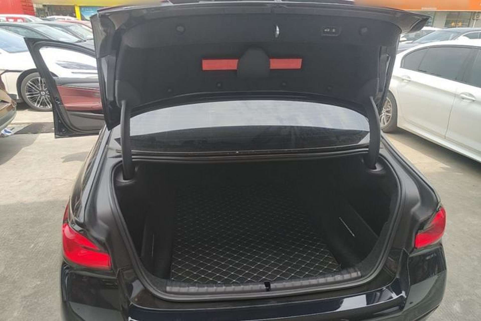 Used BMW 5 Series 2022 Revised Version 530Li xDrive M Sport Package Trunk