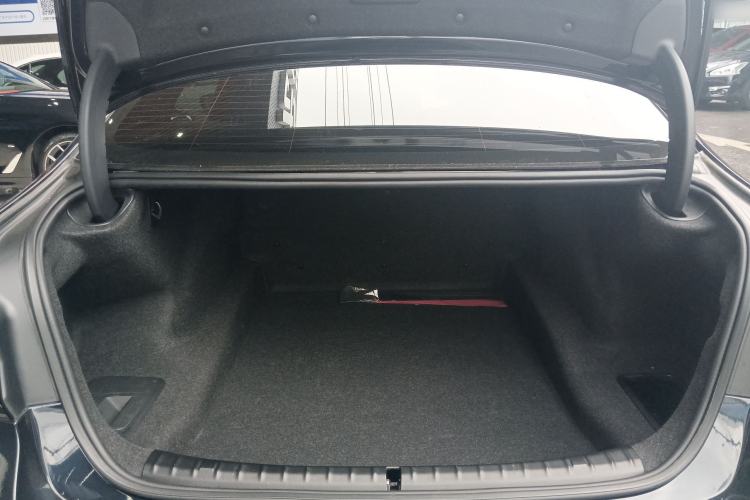 Used BMW 5 Series 2022 Second Facelift 530Li Luxury Version M Sport Package Trunk