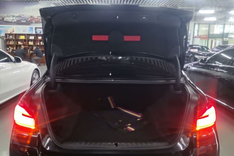 Used BMW 5 Series 2022 530Li Leading Model M Sport Package Trunk