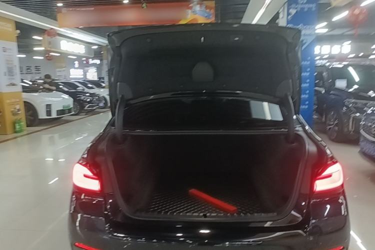 Used BMW 5 Series 2022 Second Facelift 525Li M Sport Package Trunk