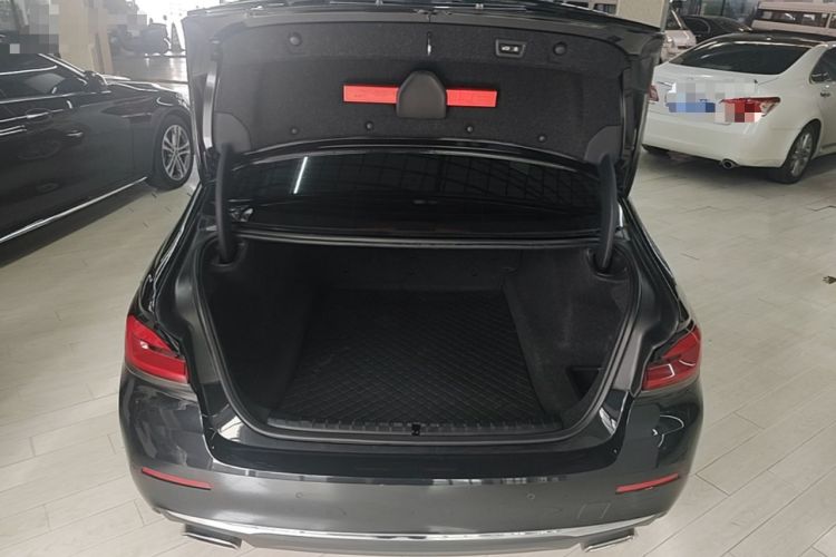 Used BMW 5 Series 2022 Second Facelift 530Li Luxury Edition Premium Package Trunk
