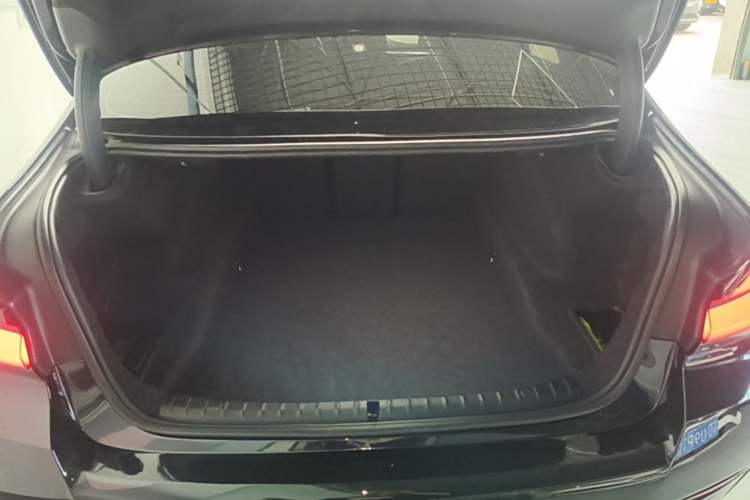 Used BMW 5 Series 2022 Restyled 540i Luxury Edition M Sport Package Trunk