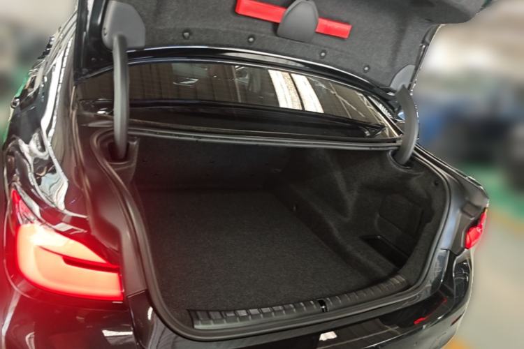 Used BMW 5 Series 2022 Second Facelift 525Li Luxury Package Trunk